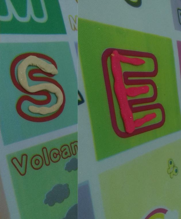 Letras modeladas em massinha