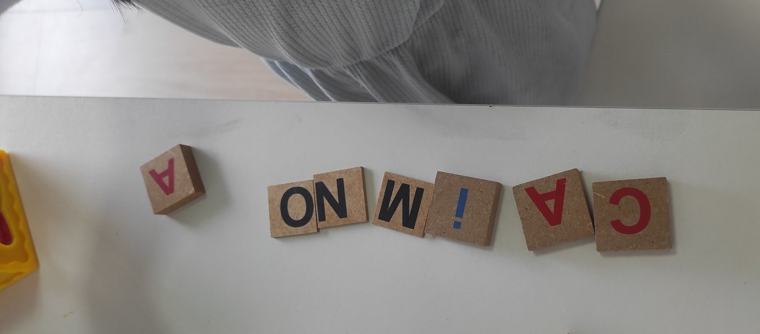 Letras de madeira para sondagem de escrita
